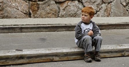 Da vam srce pukne: Dječak je napisao pismo pokojnom ocu, a evo šta mu je tražio za Novu godinu! 