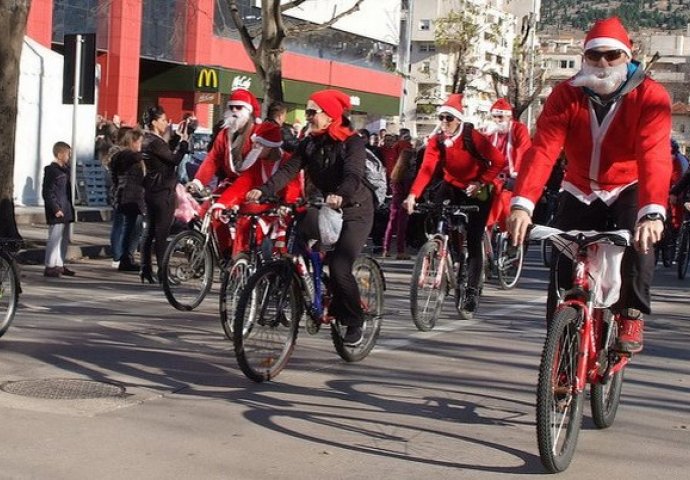 U Mostaru održana biciklijada Djedova Mrazova