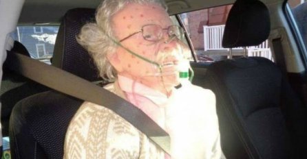 Bizarno: Smrznuta starica je bila zaključana u autu, ali kad su policajci došli, uslijedio je šok!