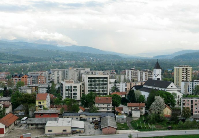 Medžlis IZ Bugojno osigurao besplatne autobuske karte za četiri srednjoškolca