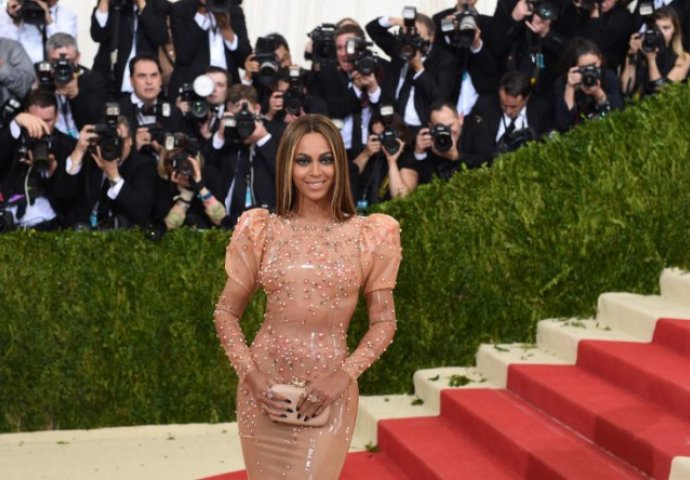 Piju viski, jedu kockice leda i dječiju hranu: Ovo su najbizarnije dijete poznatih koje nikada ne biste probali (FOTO)