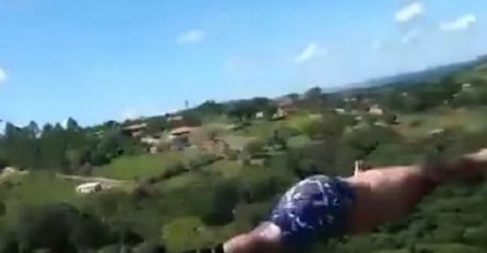 Jezova nesreća: Skočio bandži, udario glavom o zemlju i umro (VIDEO)