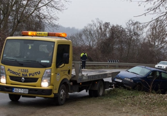 Tragedija kod Prijedora: Sletio u jarak, izašao na put, pa ga usmrtilo vozilo