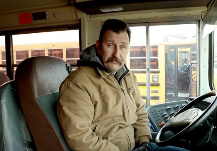 Dječak je ušao u školski autobus plačući: Kad je vozač saznao zašto uradio je nešto nevjerovatno!