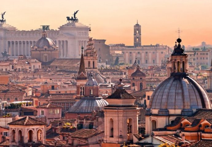 Gradonačelnica Raggi zabranila novogodišnji vatromet u Rimu