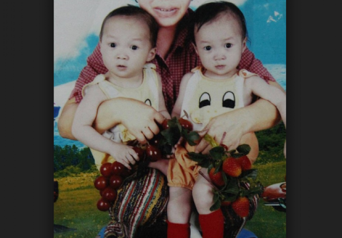 Igra sudbine: Razdvojene blizankinje spojila stara fotografija snimljena u sirotištu  (FOTO)