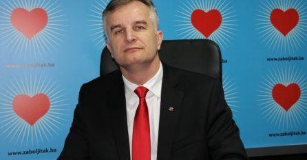 Jerko Ivanković Lijanović pozvao državne funkcionere da se narednih dana voze gradskim prijevozom u Sarajevu