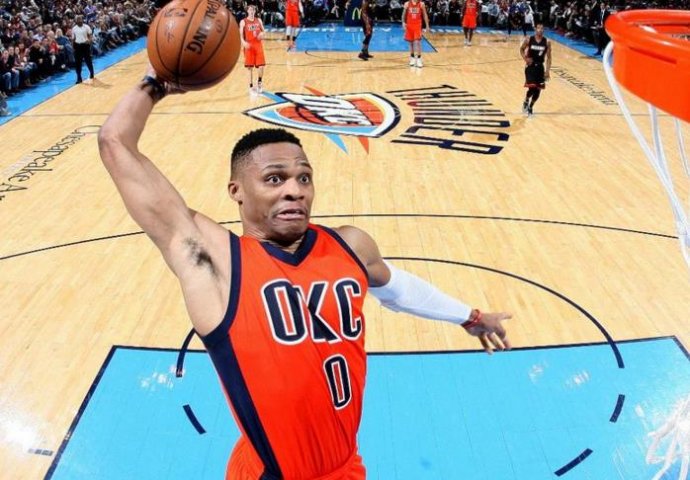 Thunder rutinski protiv Wolvesa, Lakersima gradski derbi