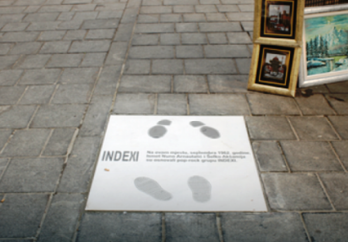Spomen-ploča u čast grupe Indexi postavljena u centru Sarajeva