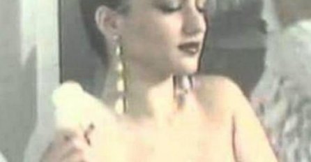 Potpuno gola Vendi: Ovako je pjevačica izgledala 1992. u filmu "Dama koja ubija"! (FOTO)