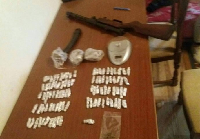 Zbog krađe uhapšena trojica Banjalučana, pronađena droga i oružje