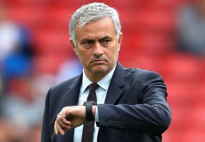 Ništa od rasprodaje: Mourinho otkrio koji igrač može napustiti United u januaru