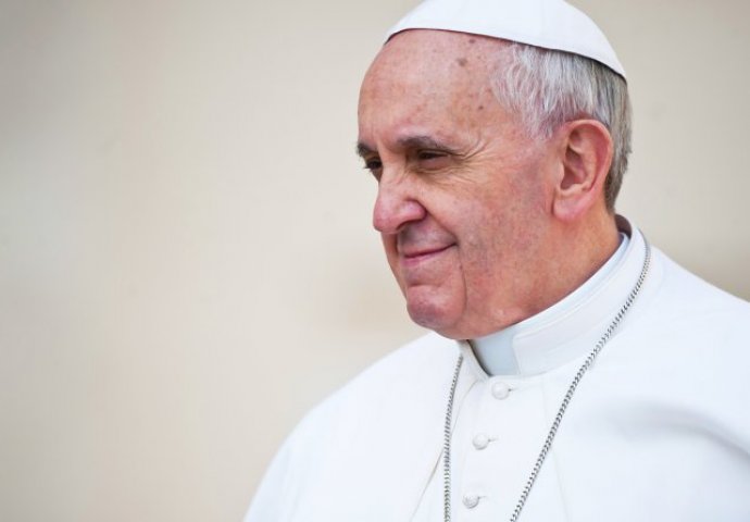Papa Franjo pozvao vjernike "da ne rađaju više djece nego što mogu priuštiti"