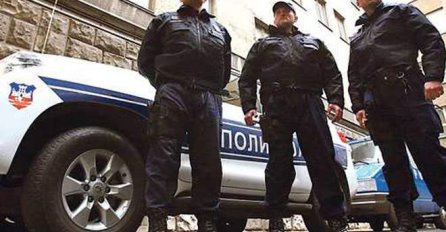 Srbija: Privedeni policajci koji su bili na tajnom zadatku u Potočarima