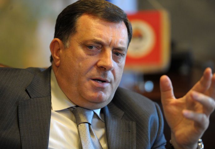 Dodik traži vojnike OS BiH na Danu RS, Pendeš šuti, Jeleč “pobjegao” na odmor