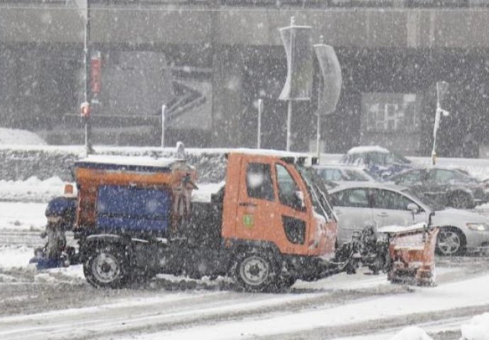 Zimska služba KJKP "Rad": Na terenu 49 vozila i 150 radnika