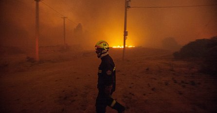 Najmanje stotinu kuća izgorilo u požaru u čileanskom gradu Valparaisu