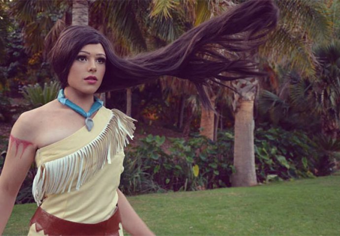 Ona može da se transformiše u bilo koju Diznijevu princezu, ali kada skine šminku nećete vjerovati svojim očima! 