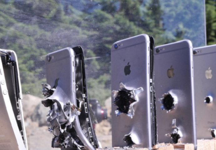 Rezultat će vas oboriti s nogu: Pogledajte koliko je iPhone-a potrebno da se zaustavi metak (VIDEO)