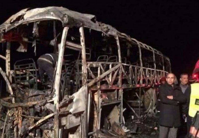 Sudar kamiona i autobusa: Najmanje 10 osoba poginulo, više od 20 povrijeđeno!
