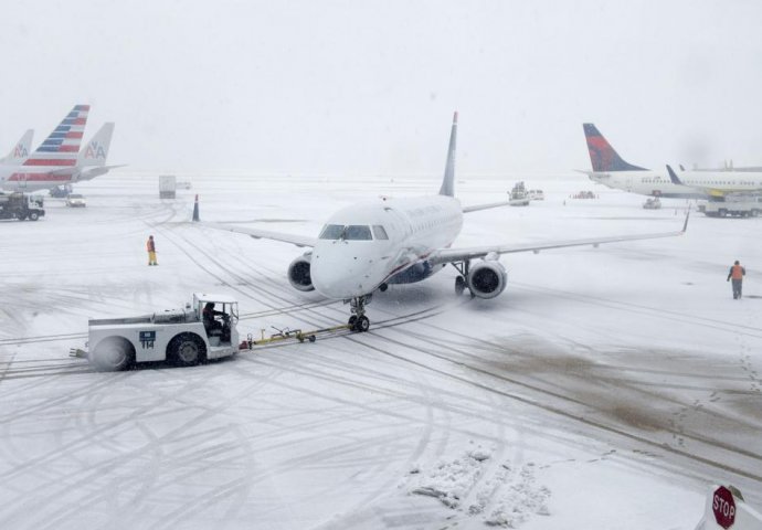 Zbog snježne oluje otkazano stotine letova u Istanbulu