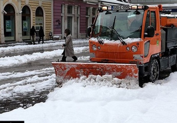 Zimska služba KJKP "Rad": Na terenu 19 vozila i 45 radnika