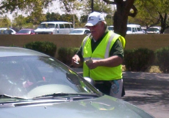 Punih 25 godina je dolazio na posao i naplaćivao parking: Kada se jednog dana nije pojavio, uprava je saznala ovu jezivu tajnu o njemu!