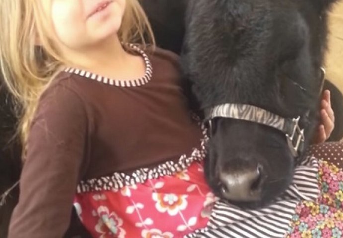 Majka ostala u šoku: Pogledajte kakvu je životinju ova djevojčica pustila u kuću (VIDEO)