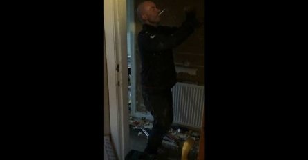 Ostavio je vodoinstalatera da mu popravlja po kući, kada se vratio imao je šta da vidi (VIDEO)