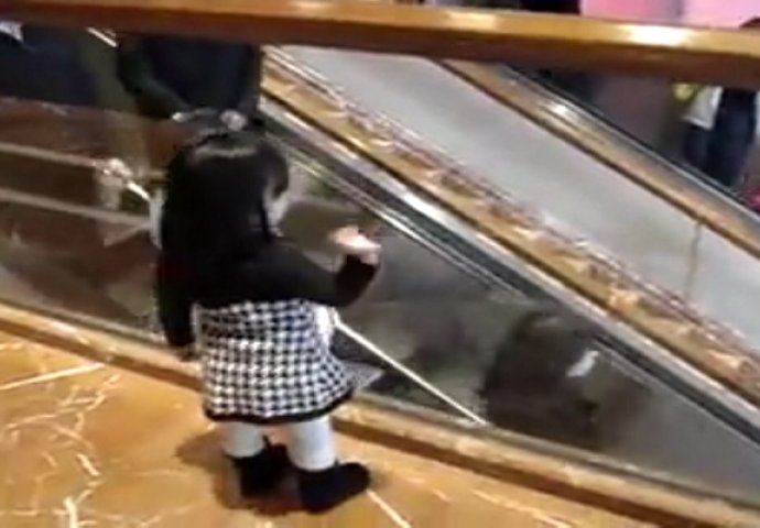 Djevojčica nije znala da je snimaju, pogledajte šta je radila u trgovačkom centru (VIDEO) 