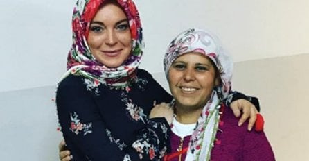 Popularna glumica krenula putem duhovne obnove: Lindsay Lohan prihvatila islam!