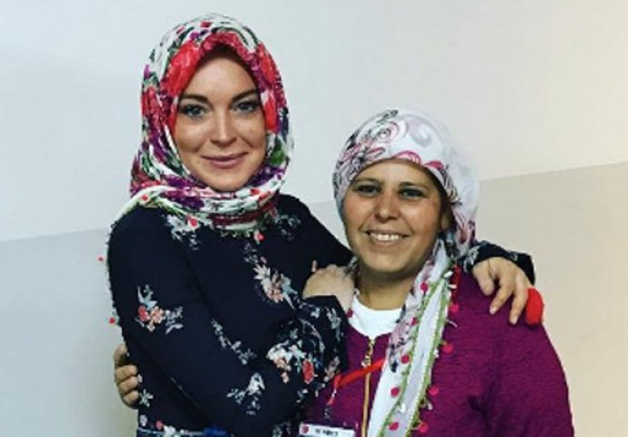 Popularna glumica krenula putem duhovne obnove: Lindsay Lohan prihvatila islam!