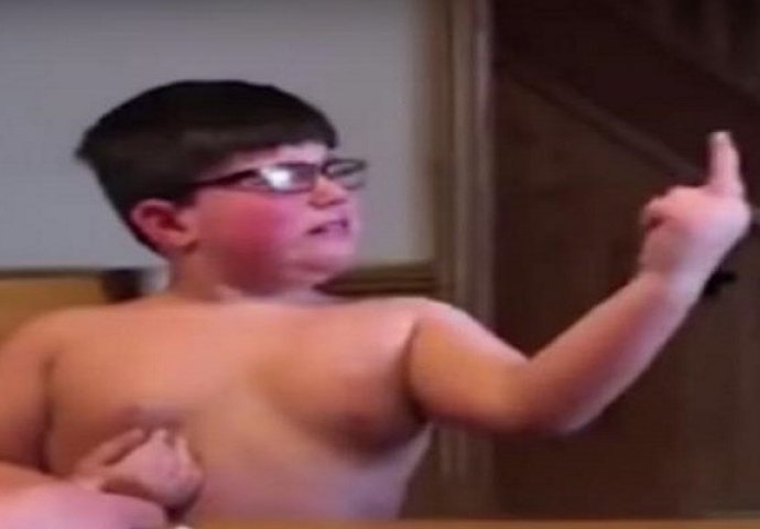 Neće u zatvor! Dječak se toliko razbijesnio igrajući monopol vrištat ćete od smijeha! (VIDEO)