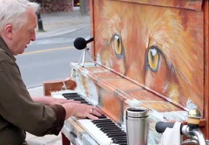 Neko je postavio klavir nasred ulice, ono što je ovaj starac uradio je nevjerovatno (VIDEO)