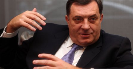 Dodik bjesni zbog sankcija: Kivan na Cormack, a nada se da će ga Trump spasiti