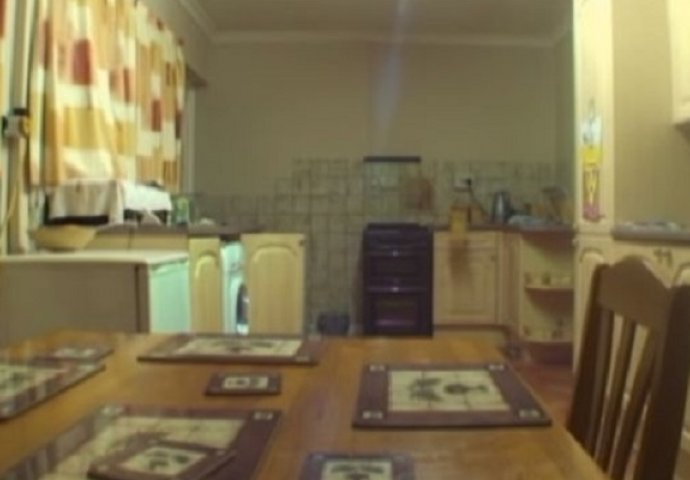 Ostavili su upaljenu kameru na stolu svoje kuhinje: Kada su pogledali snimak, zanijemili su (VIDEO)