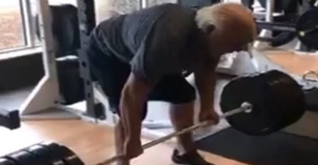 Ovaj čovjek ima 67 godina, ali zato diže 200 kila "ko iz šale" (VIDEO)
