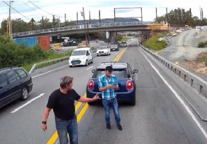 Namjerno izazvao sudar, ali nije znao da vozač kamiona ima kameru (VIDEO)