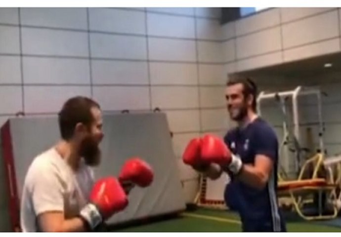 Gareth Bale trenira boks: Pogledajte kako je nokautirao protivnika (VIDEO)