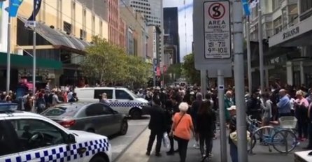 UŽAS U MELBOURNEU: Zaletio se automobilom u masu ljudi, troje mrtvih i 20 ranjenih