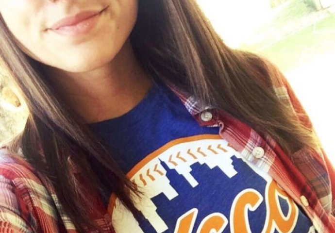 Htjele su se pohvaliti slatkim jamicama na obrazu, ali svi gledaju nešto drugo