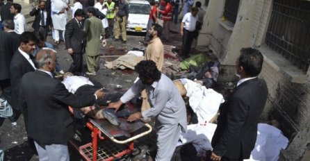 Eksplodirala bomba na pijaci u Pakistanu: 18 ljudi poginulo, više od 50 ranjeno (FOTO)