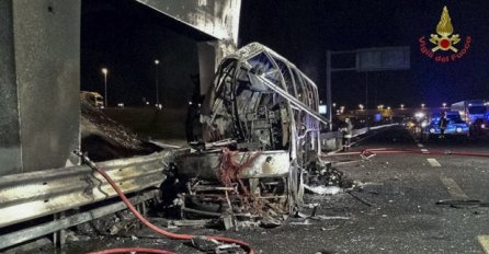 JEZIVE fotografije mađarskog autobusa: Sve je izgorjelo, putnike i dalje izvlače iz olupine (FOTO)