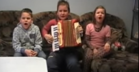  Ovo možete naći samo u BiH: Pogledajte kako su mališali uz harmoniku osvojili internet (VIDEO)