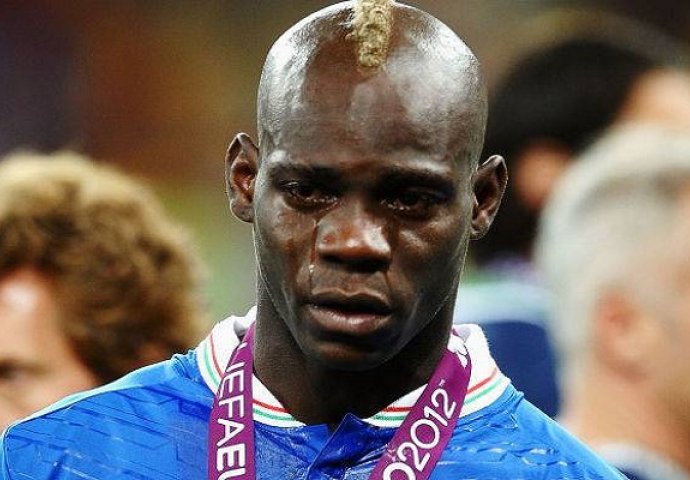 Pojavila se nova snimka: Balotelli skoro zaplakao od uvreda  (VIDEO)