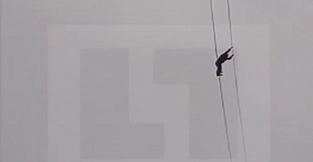   Nije uspio: Hodač po žici pao s 30 metara!