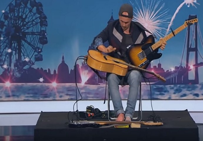Izašao je na binu sa čak 3 gitare: Kada je počeo svirati, svi su posmatrali u nevjerici (VIDEO)