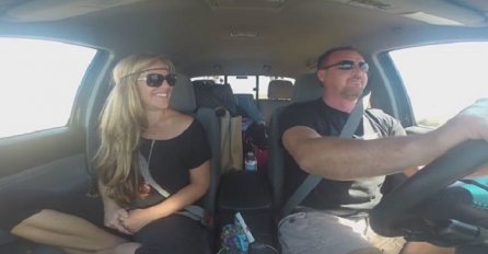 Ono što je ovaj par uradio u autu je osvojilo srca ljudi širom svijeta, pogledajte zašto (VIDEO)