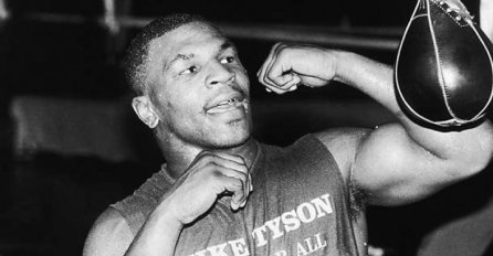 Ovako 15-godišnji Tyson brutalno uništava protivnika (VIDEO)