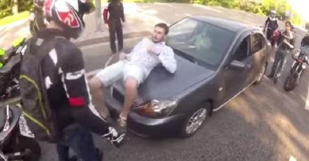 Napali su ga motoristi, a šta se desilo poslije ne biste pogodili nikad (VIDEO)